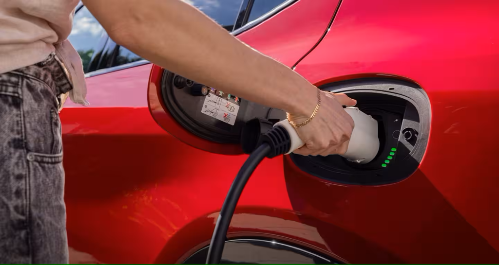 2024 Dodge Hornet PHEV electric charging