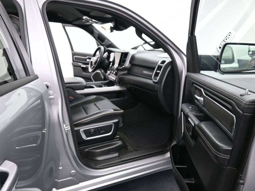 2024 RAM 1500 Laramie Crew Cab 4x2 5'7' Box