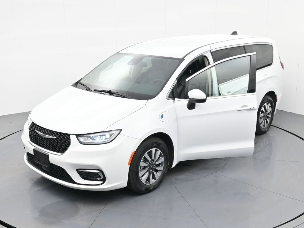 2023 Chrysler Pacifica Hybrid Touring L