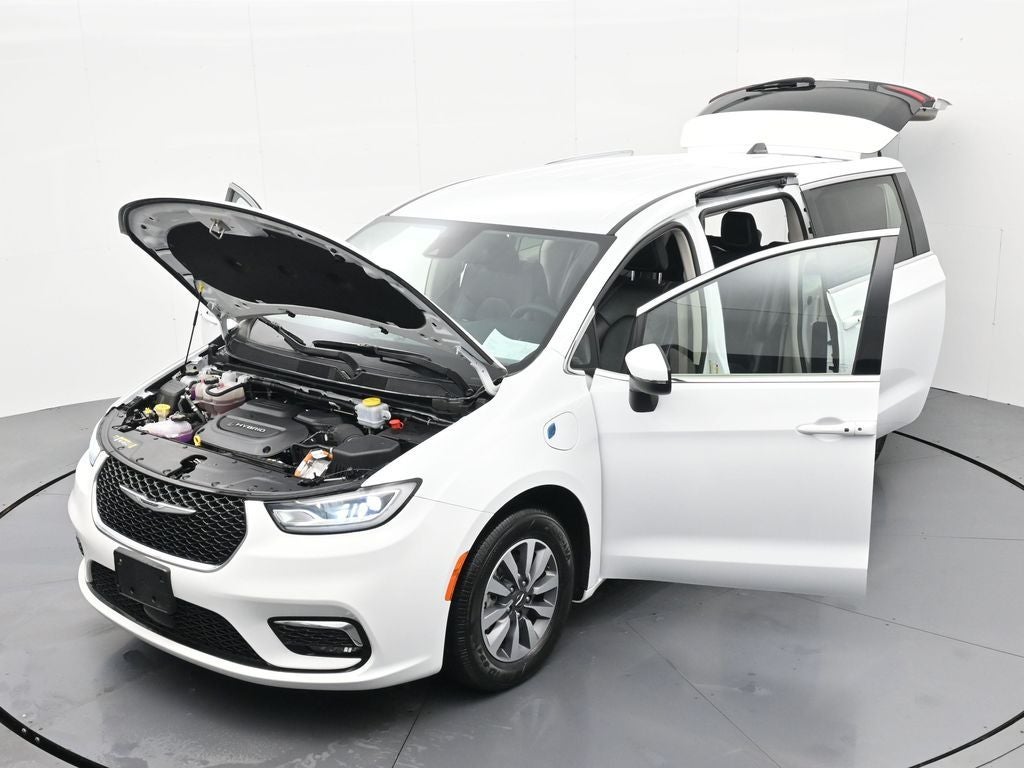 2023 Chrysler Pacifica Hybrid Touring L