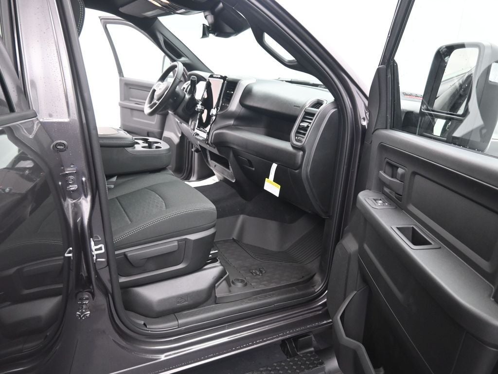 2026 RAM 2500 RAM 2500 BLACK EXPRESS CREW CAB 4X4 6'4' BOX