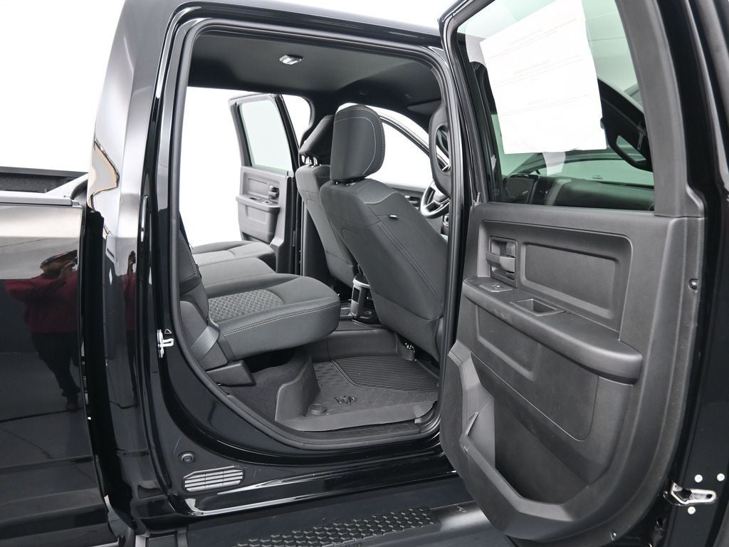 2026 RAM 2500 RAM 2500 BLACK EXPRESS CREW CAB 4X4 6'4' BOX