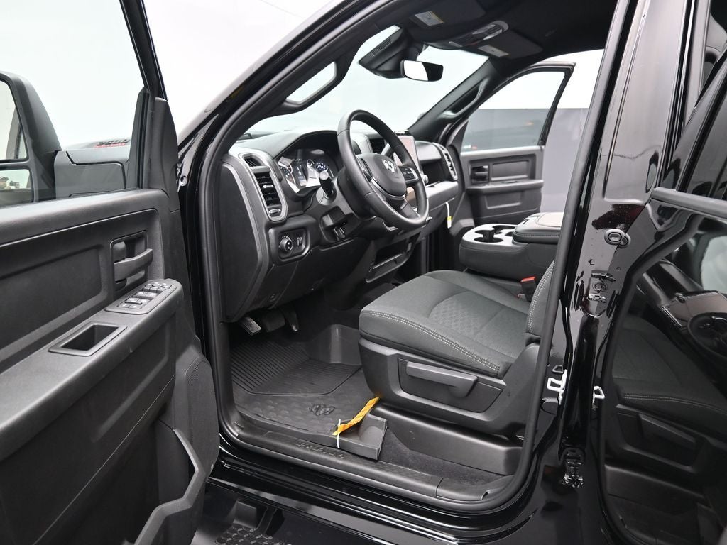 2026 RAM 2500 RAM 2500 BLACK EXPRESS CREW CAB 4X4 6'4' BOX