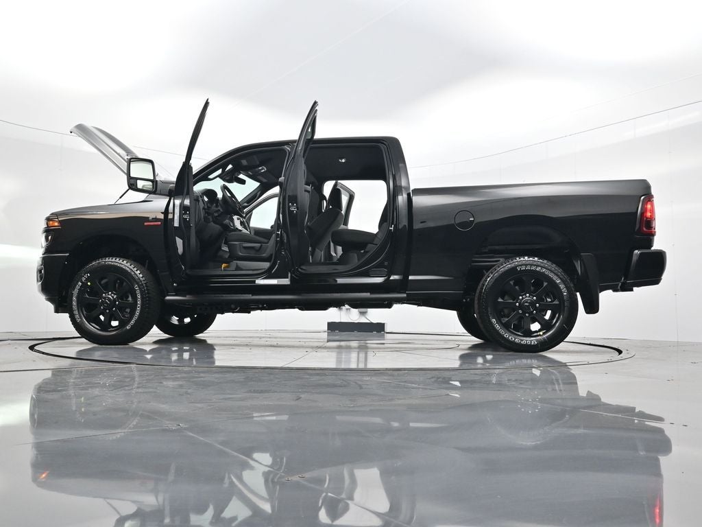2026 RAM 2500 RAM 2500 BLACK EXPRESS CREW CAB 4X4 6'4' BOX
