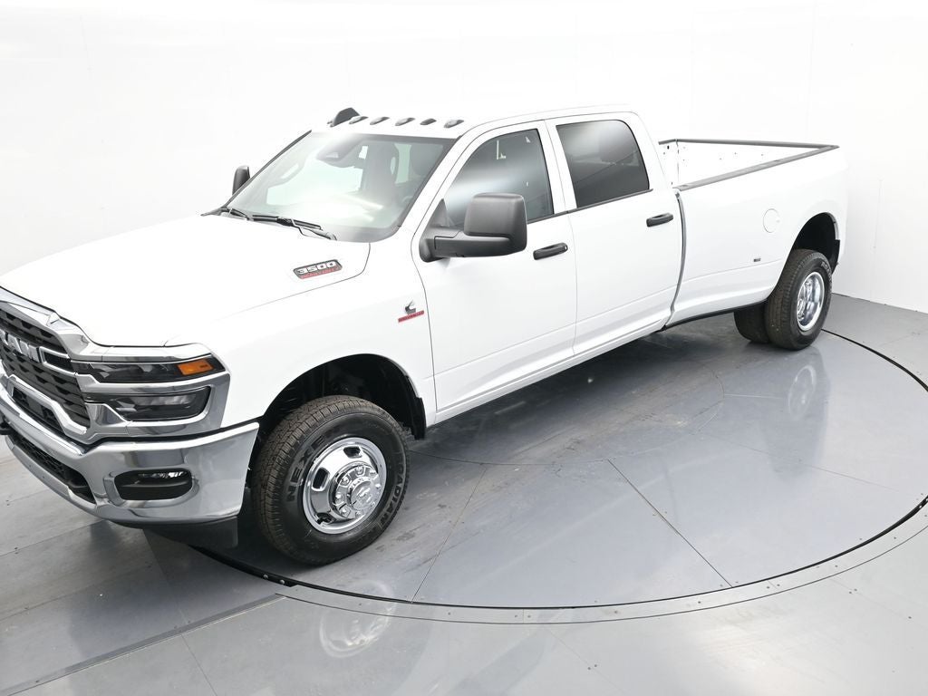 2026 RAM 3500 RAM 3500 TRADESMAN CREW CAB 4X4 8' BOX