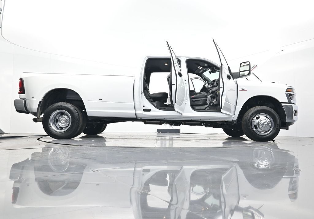 2026 RAM 3500 RAM 3500 TRADESMAN CREW CAB 4X4 8' BOX