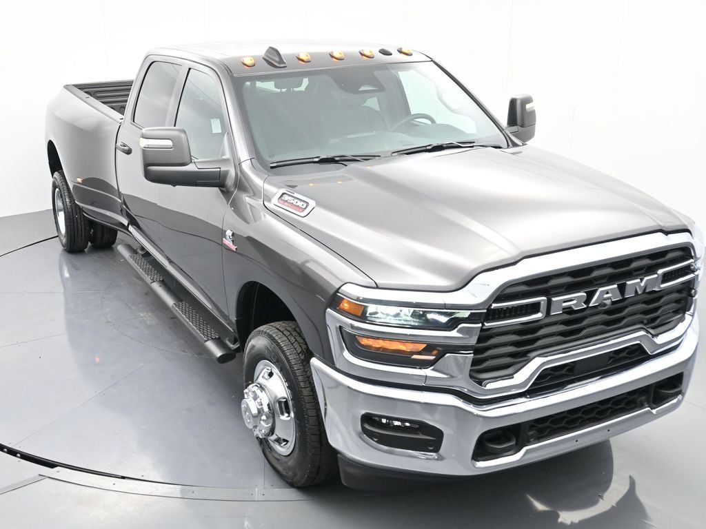 2026 RAM 3500 RAM 3500 TRADESMAN CREW CAB 4X4 8' BOX