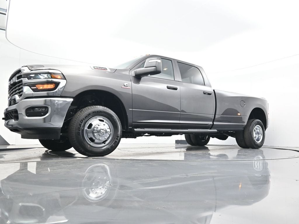 2026 RAM 3500 RAM 3500 TRADESMAN CREW CAB 4X4 8' BOX