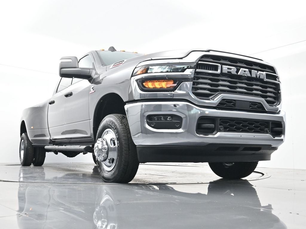 2026 RAM 3500 RAM 3500 TRADESMAN CREW CAB 4X4 8' BOX