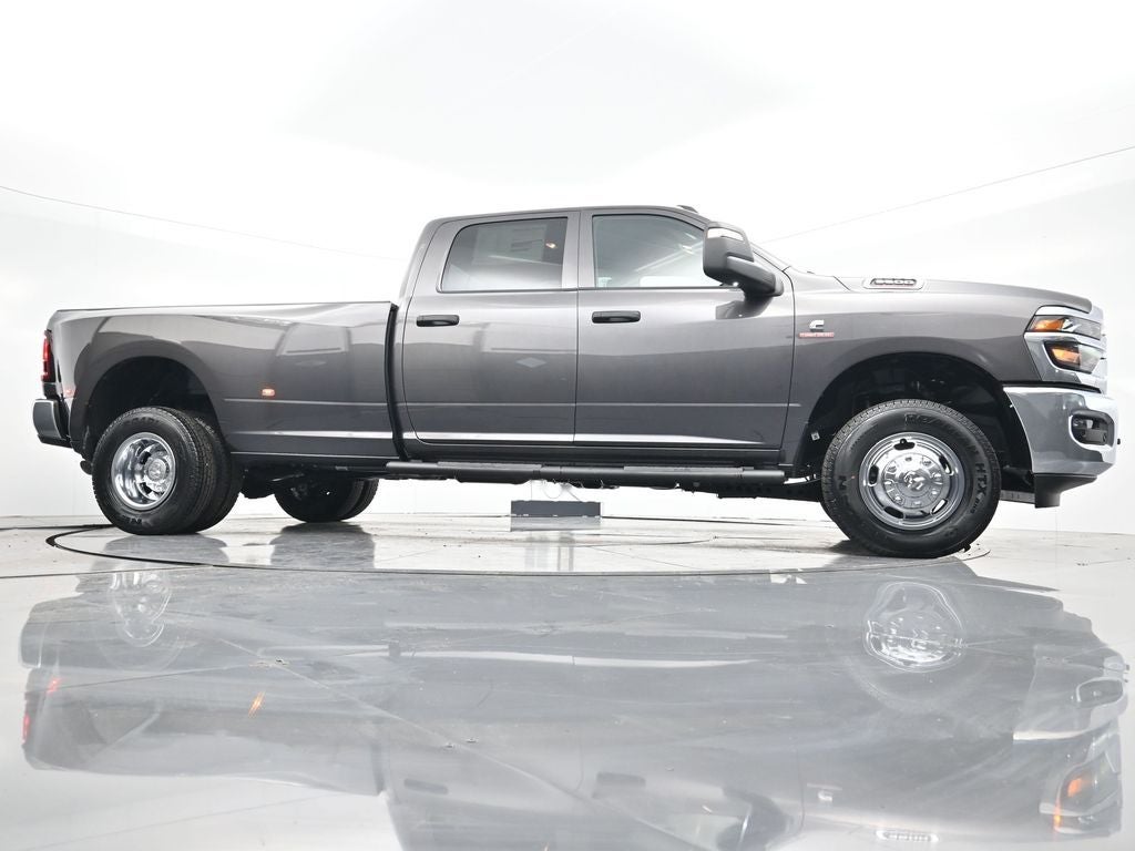 2026 RAM 3500 RAM 3500 TRADESMAN CREW CAB 4X4 8' BOX