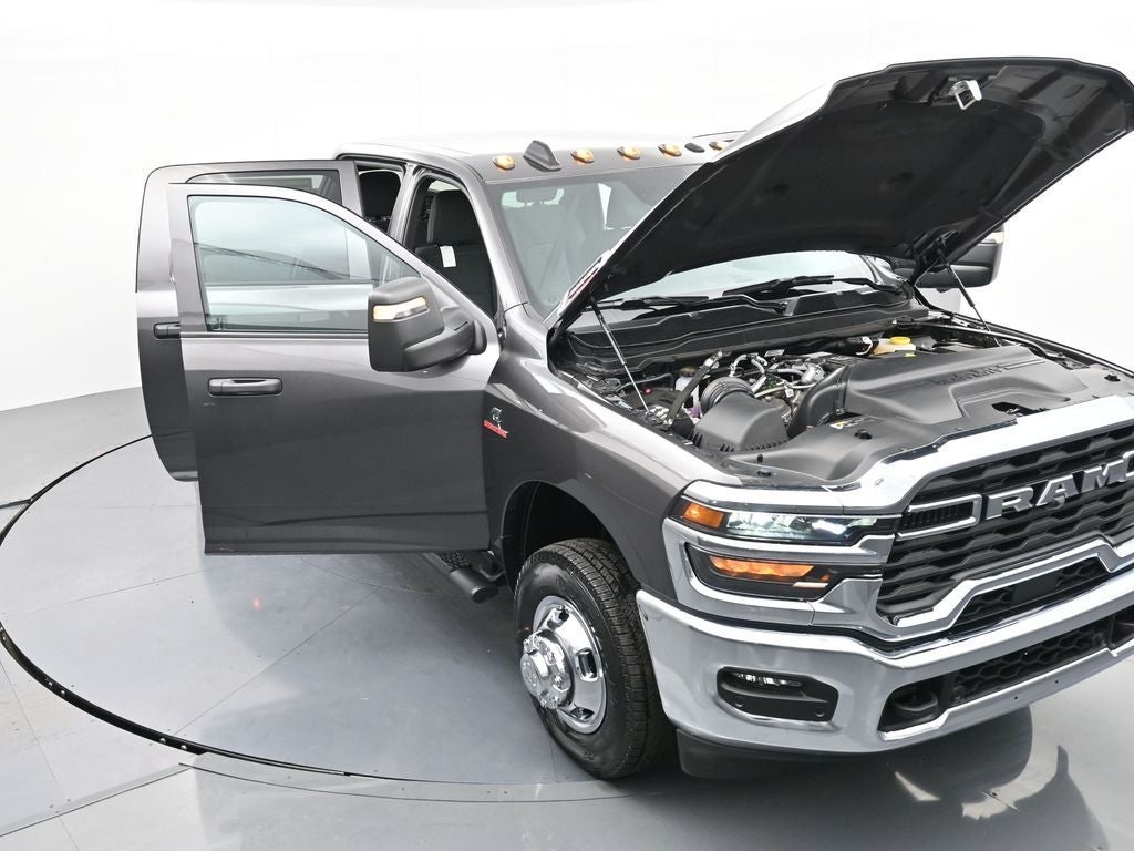 2026 RAM 3500 RAM 3500 TRADESMAN CREW CAB 4X4 8' BOX