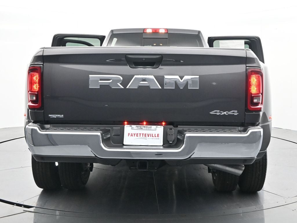 2026 RAM 3500 RAM 3500 TRADESMAN CREW CAB 4X4 8' BOX