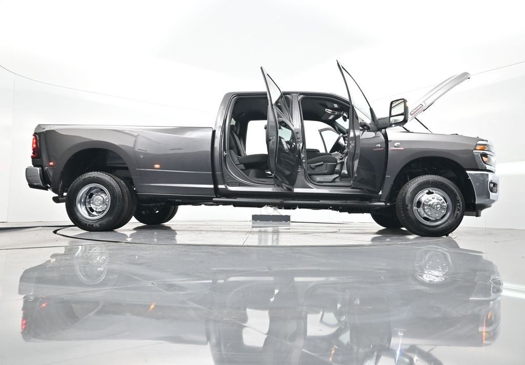 2026 RAM 3500 RAM 3500 TRADESMAN CREW CAB 4X4 8' BOX