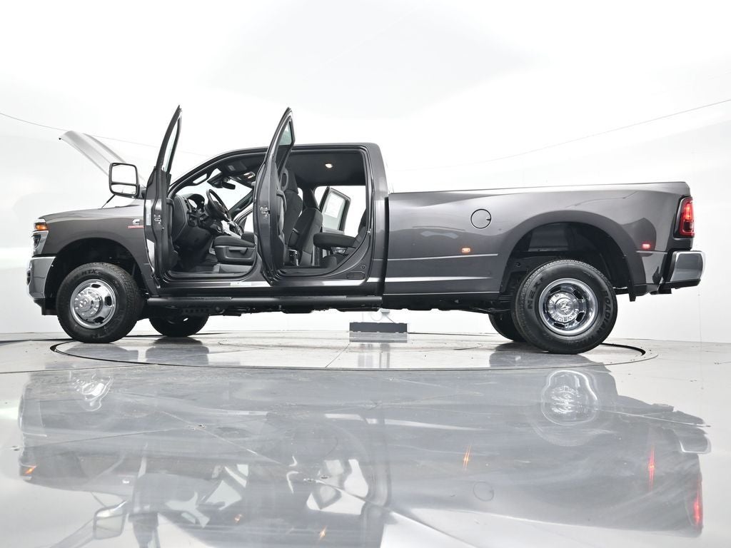 2026 RAM 3500 RAM 3500 TRADESMAN CREW CAB 4X4 8' BOX