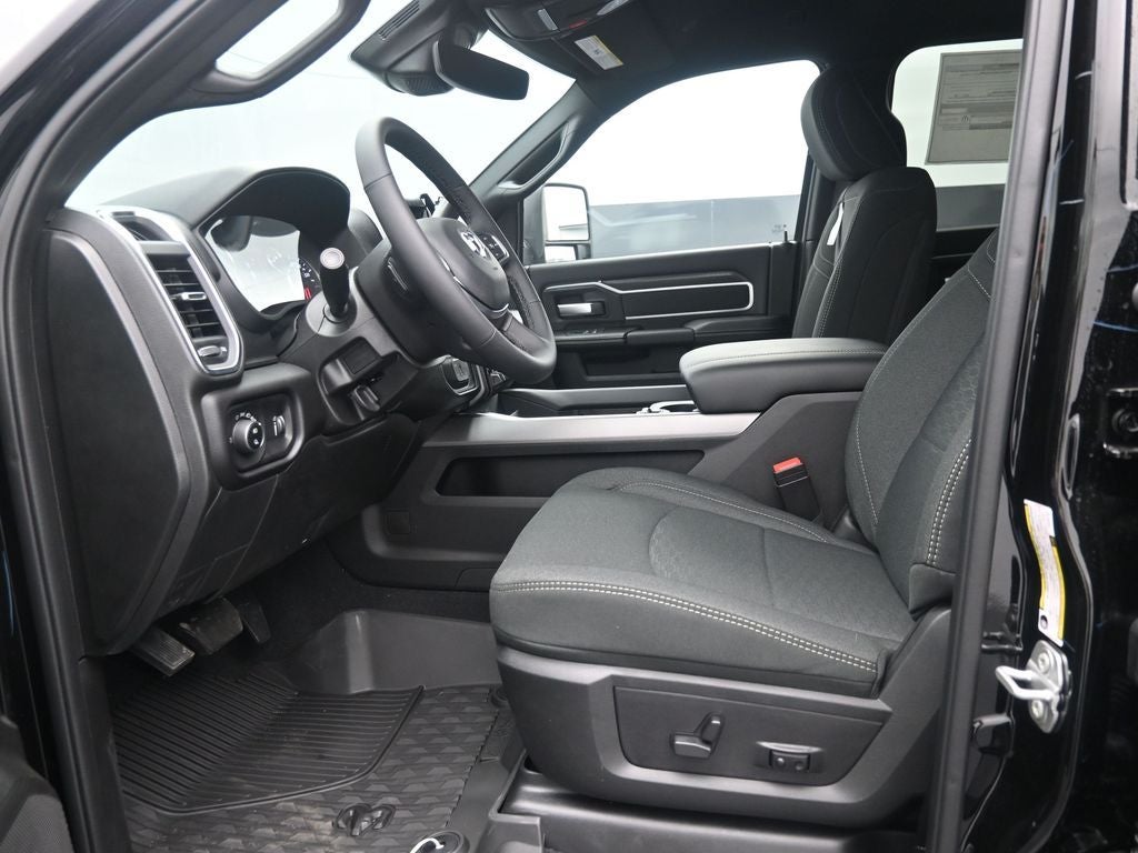 2026 RAM 3500 RAM 3500 BIG HORN CREW CAB 4X4 8' BOX