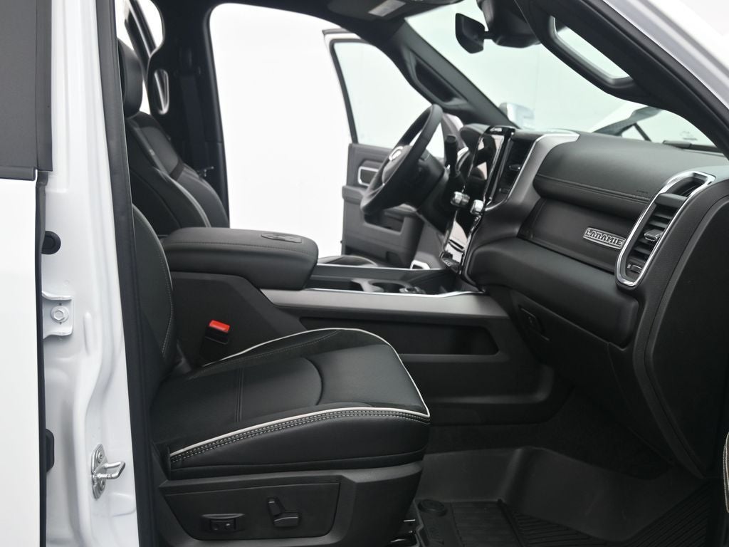 2026 RAM 3500 RAM 3500 LARAMIE CREW CAB 4X4 8' BOX