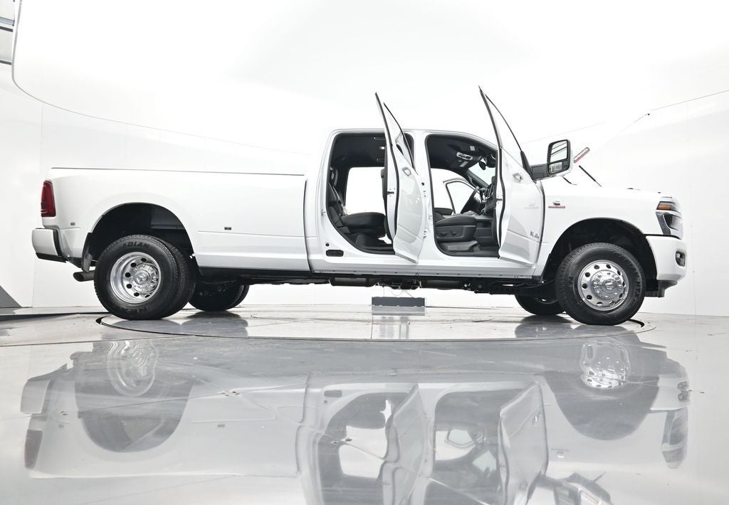 2026 RAM 3500 RAM 3500 LARAMIE CREW CAB 4X4 8' BOX