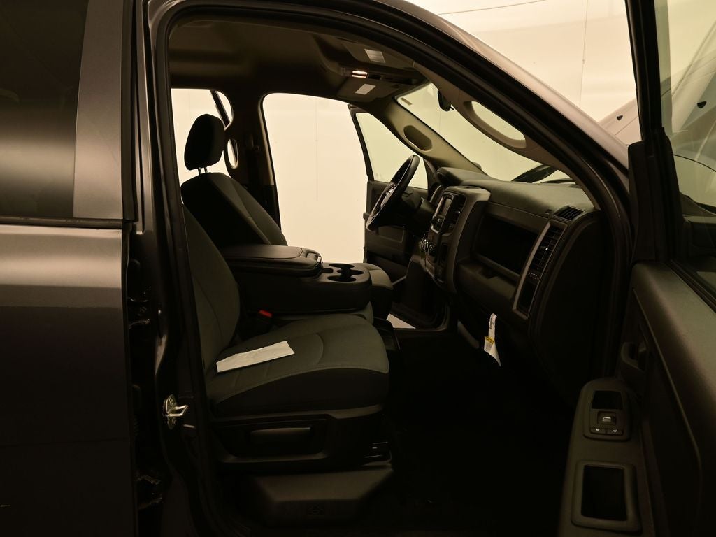 2023 RAM 1500 Classic Tradesman Crew Cab 4x4 5'7' Box