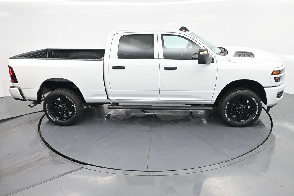 2026 RAM 2500 RAM 2500 BLACK EXPRESS CREW CAB 4X4 6'4' BOX