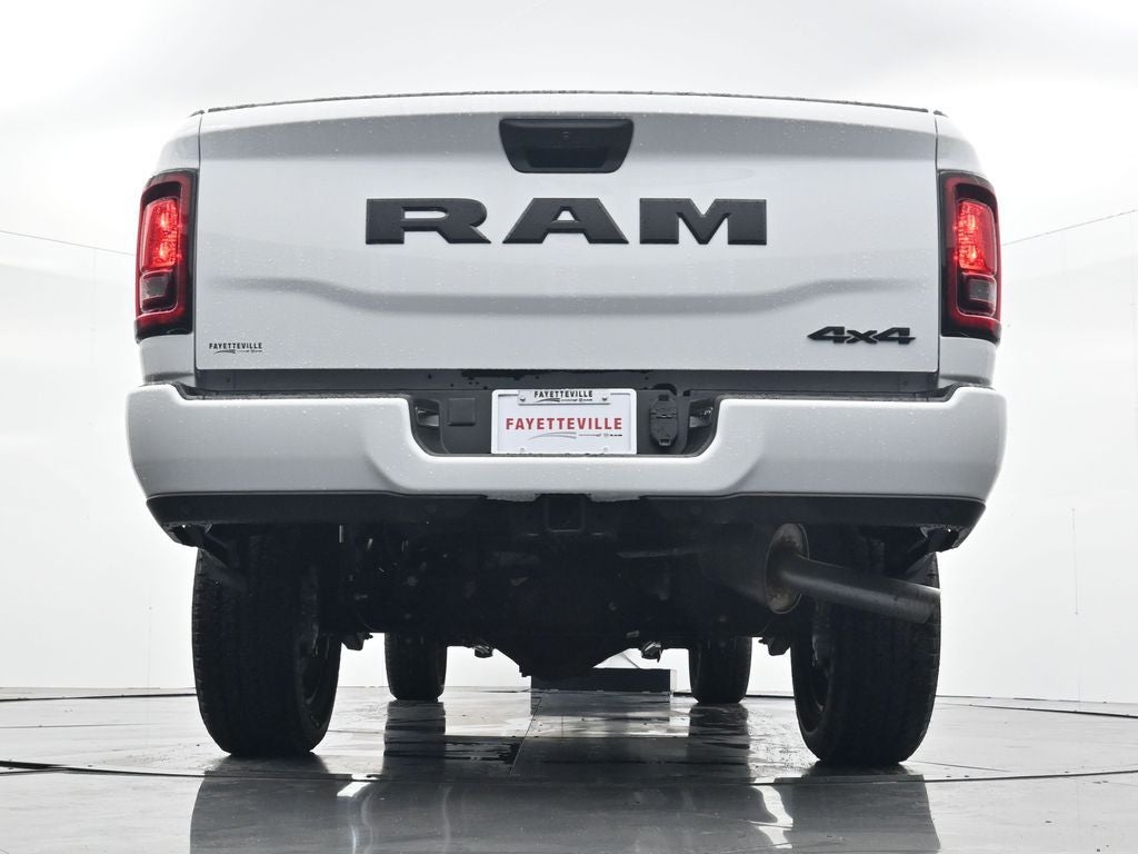 2026 RAM 2500 RAM 2500 BLACK EXPRESS CREW CAB 4X4 6'4' BOX