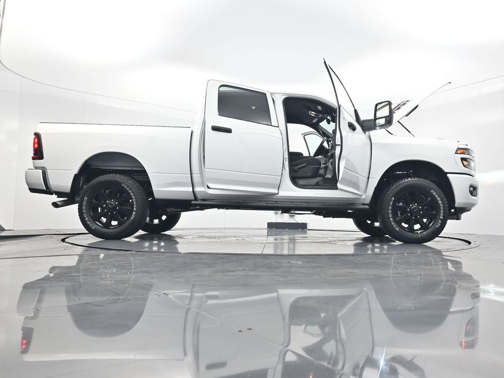 2026 RAM 2500 RAM 2500 BLACK EXPRESS CREW CAB 4X4 6'4' BOX