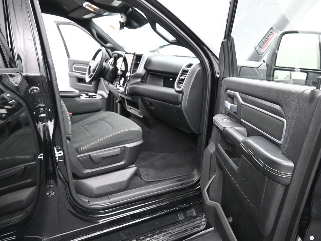 2025 RAM 2500 Big Horn Crew Cab 4x4 6'4' Box