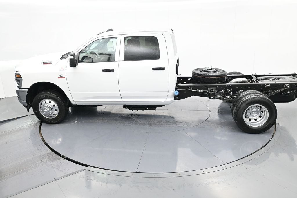 2026 RAM 3500 RAM 3500 TRADESMAN CREW CAB CHASSIS 4X4 60' CA
