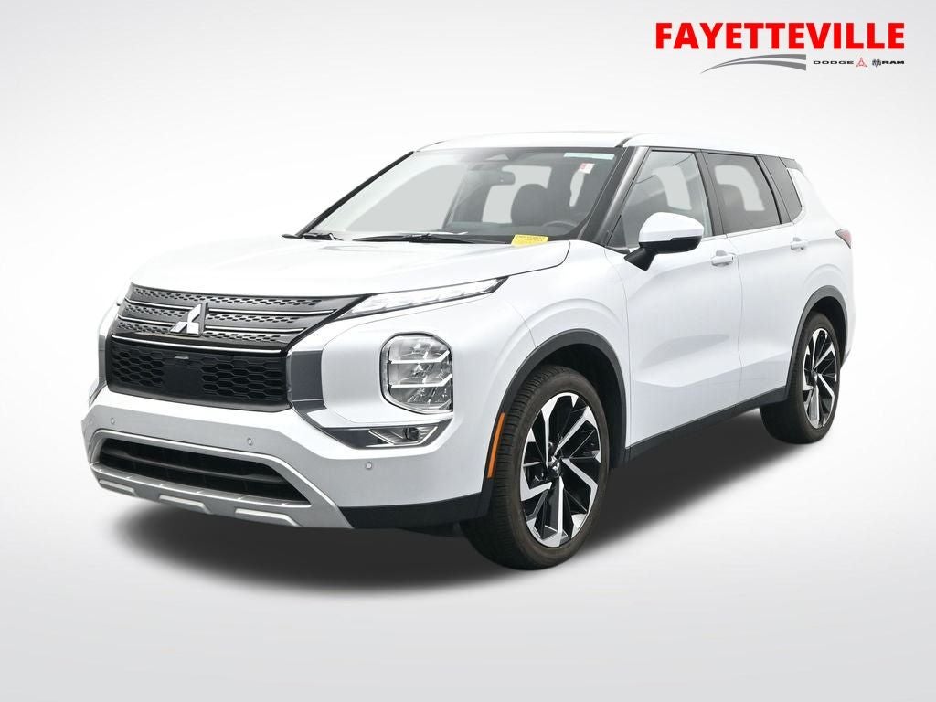 2024 Mitsubishi Outlander Base