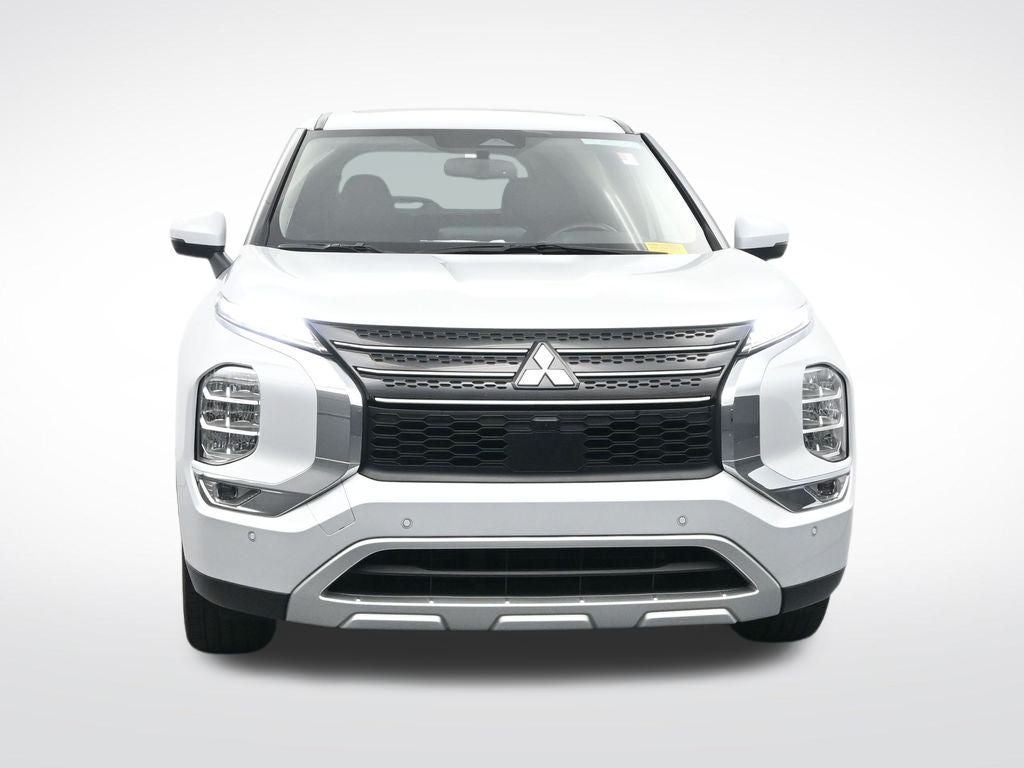 2024 Mitsubishi Outlander Base