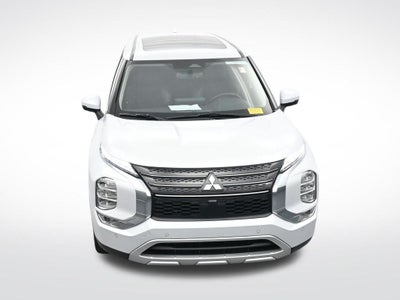 2024 Mitsubishi Outlander Base