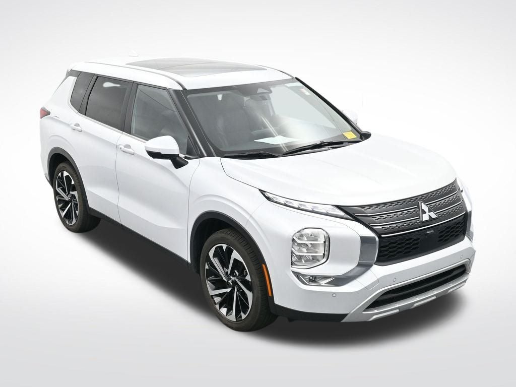 2024 Mitsubishi Outlander Base