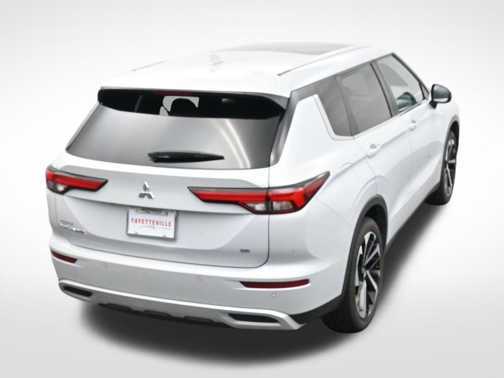 2024 Mitsubishi Outlander Base