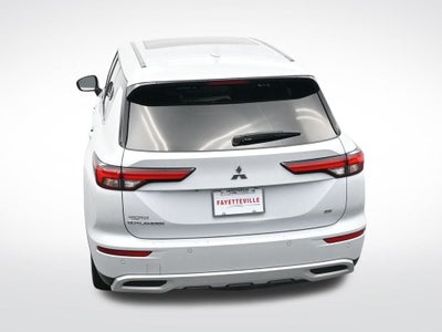 2024 Mitsubishi Outlander Base