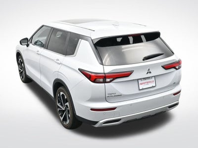 2024 Mitsubishi Outlander Base