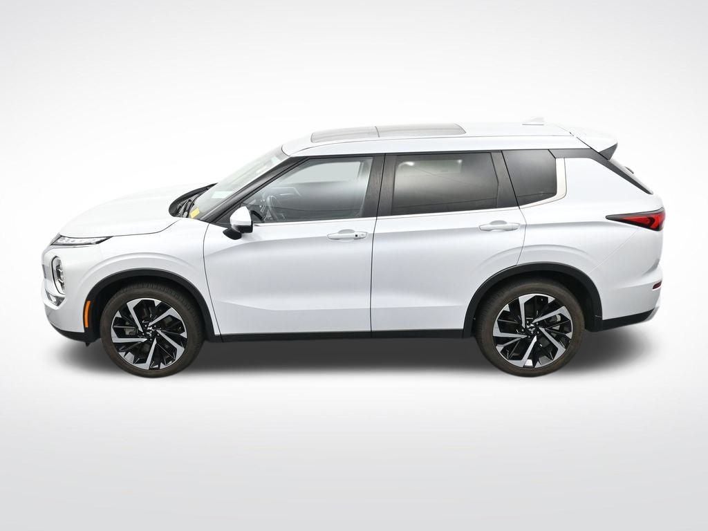 2024 Mitsubishi Outlander Base