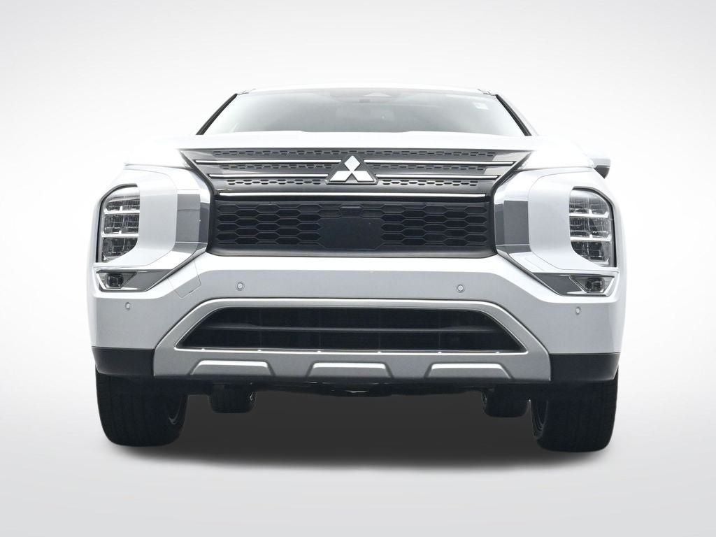 2024 Mitsubishi Outlander Base