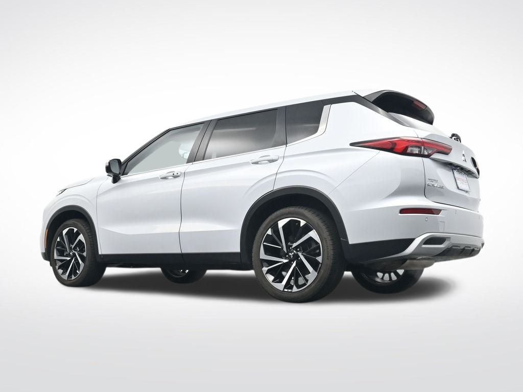 2024 Mitsubishi Outlander Base