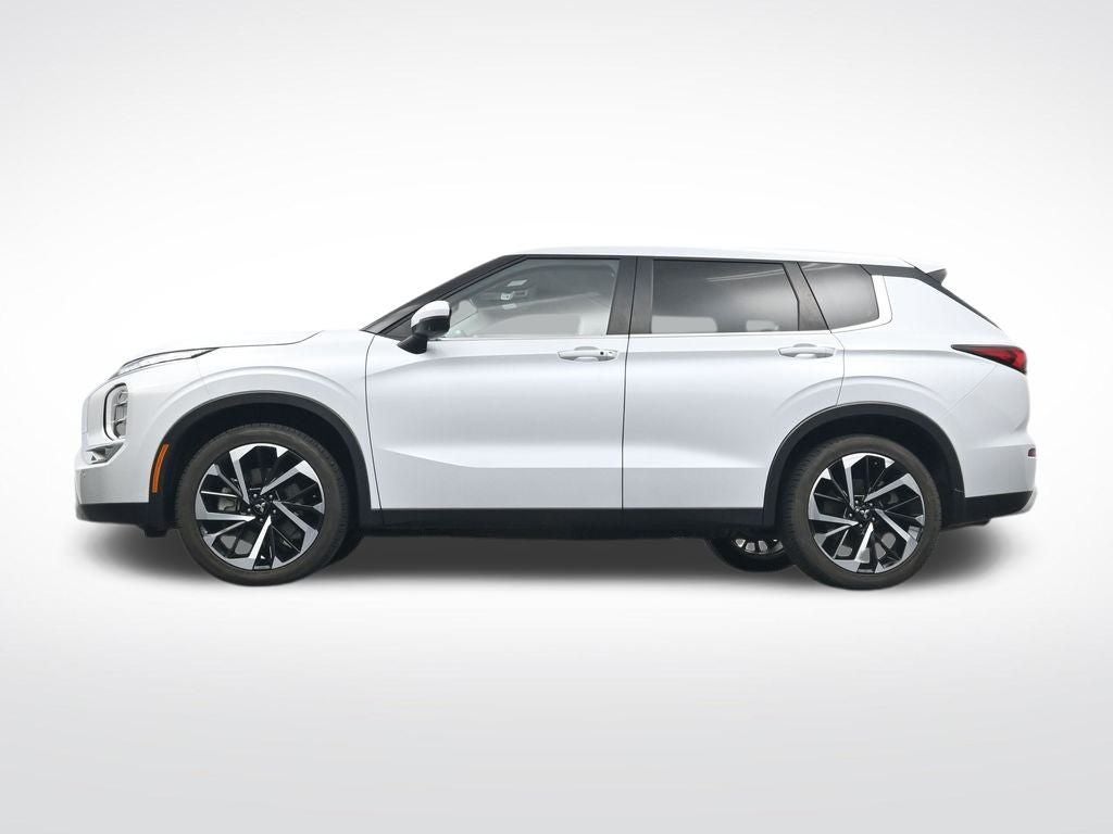 2024 Mitsubishi Outlander Base