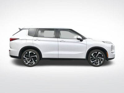 2024 Mitsubishi Outlander Base