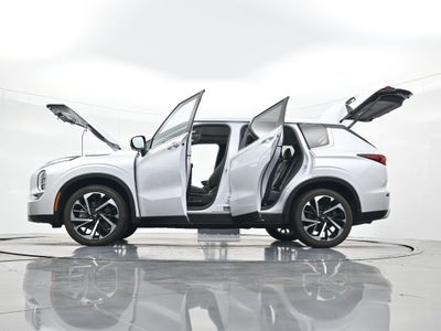 2024 Mitsubishi Outlander Base