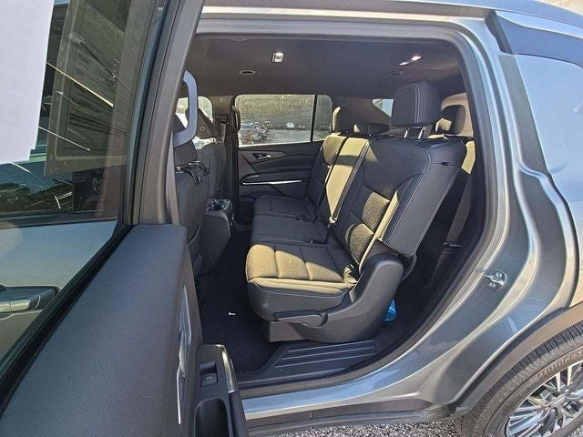 2024 Chevrolet Traverse LS w/1FL