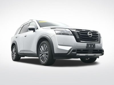2023 Nissan Pathfinder SL